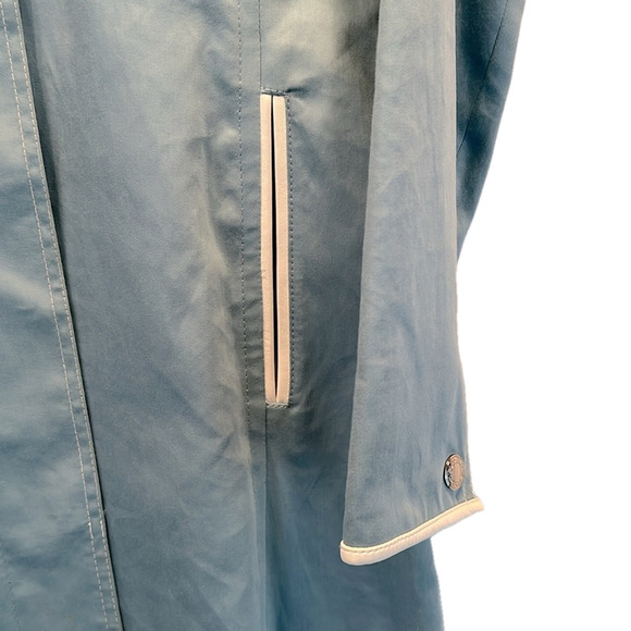 Coach 1941 Rain Coat, Size 4, PTP 18”, Length 32”, excellent condition, w/Bag - Picture 13 of 16